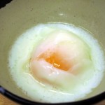レンジで簡単！温泉卵の作り方！時間や殻を割らないで作るには？